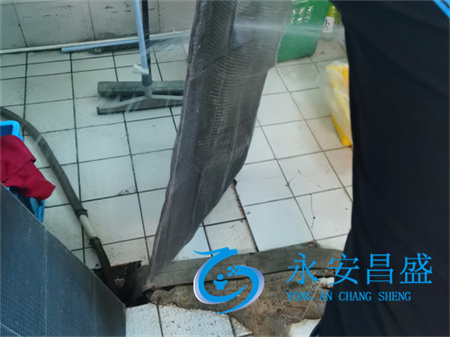 維護企業(yè)室內(nèi)空氣質(zhì)量 定期清洗中央空調(diào)通風管道 確?？諝獬Ｐ?></a></div>
                      <div   id=